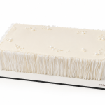 long cake decorata con wafer paper