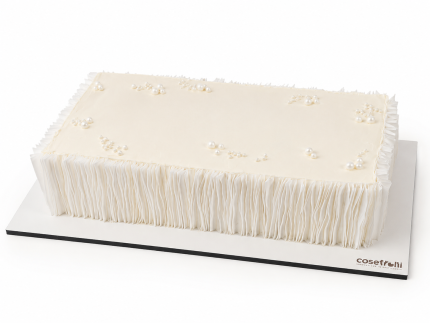 long cake decorata con wafer paper